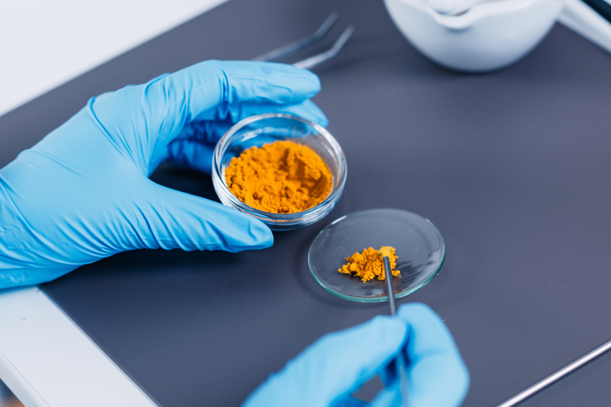 Spices-being-measured-in-a-lab_1130780021